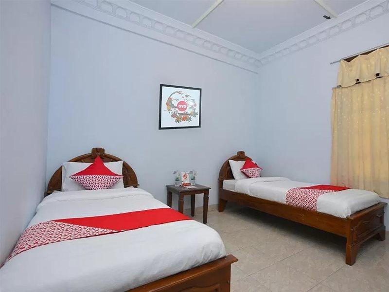 Oyo 586 Hotel Wijaya Kalasan Exterior foto